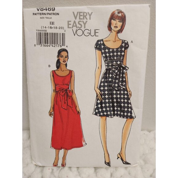 Vogue V8469 Sewing Pattern UNCUT Sizes 14–20 | Very Easy Dress - Picture 7 of 10